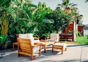 Teak Is Outdoor Patio Furniture That Lasts in Clarksville