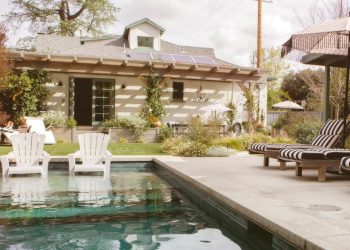 6 Expert Tips to Design the Ultimate Backyard Oasis