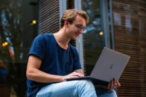 The Flexibility of an Online MBA in Human Resources for Working Professionals