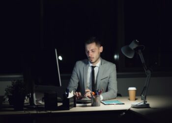 How to Determine a Reasonable Salary for S-Corporation Owners